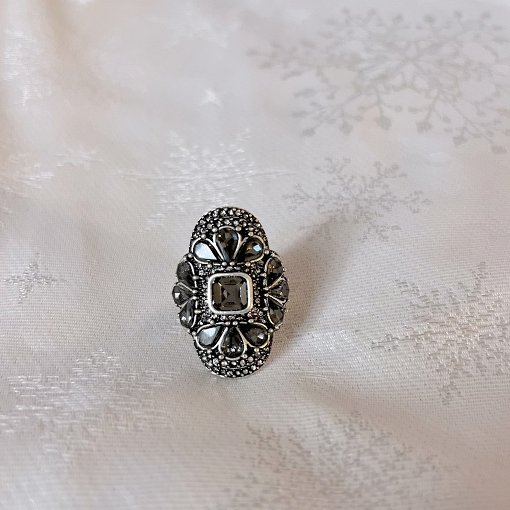 Premier Designs Knockout Ring - Picture 2 of 3
